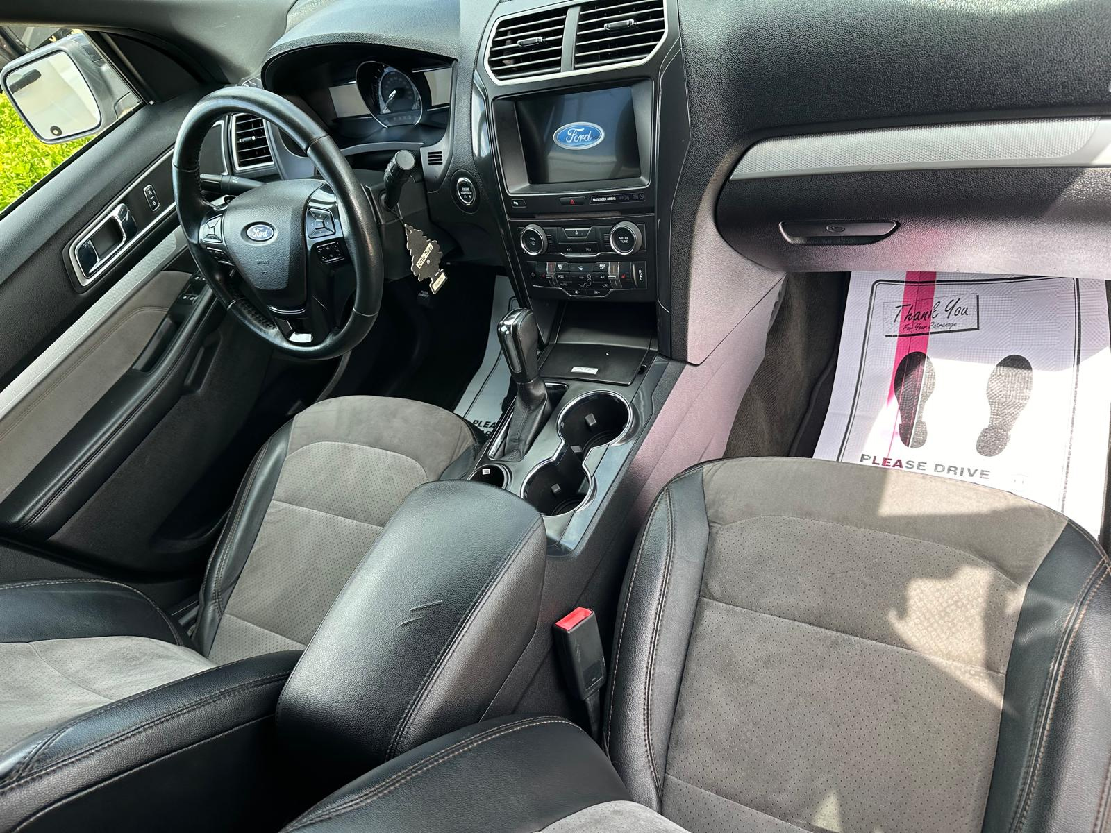 2017 Ford Explorer 4