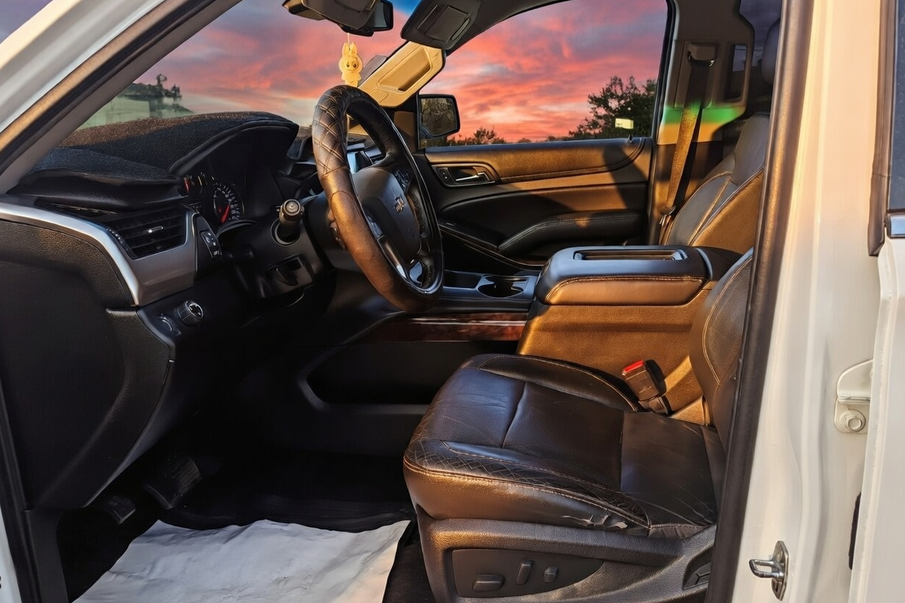 2015 Chevrolet Suburban LT 6